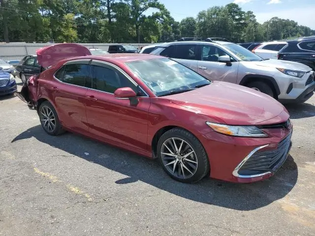 2022 TOYOTA CAMRY XLE  