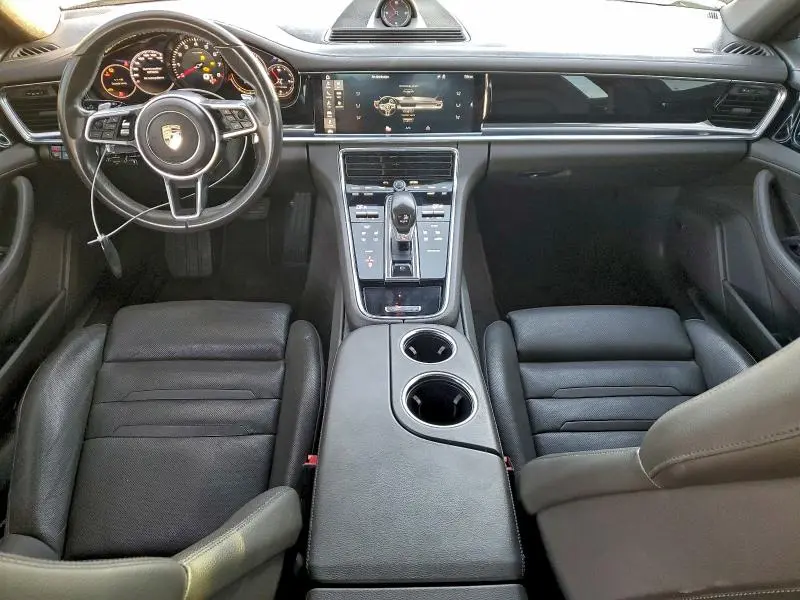 2017 PORSCHE PANAMERA 2  