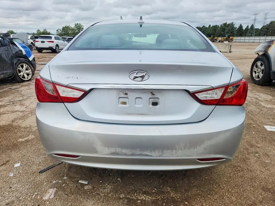 2011 HYUNDAI SONATA GLS  