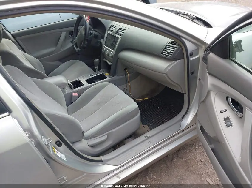 2010 TOYOTA CAMRY LE