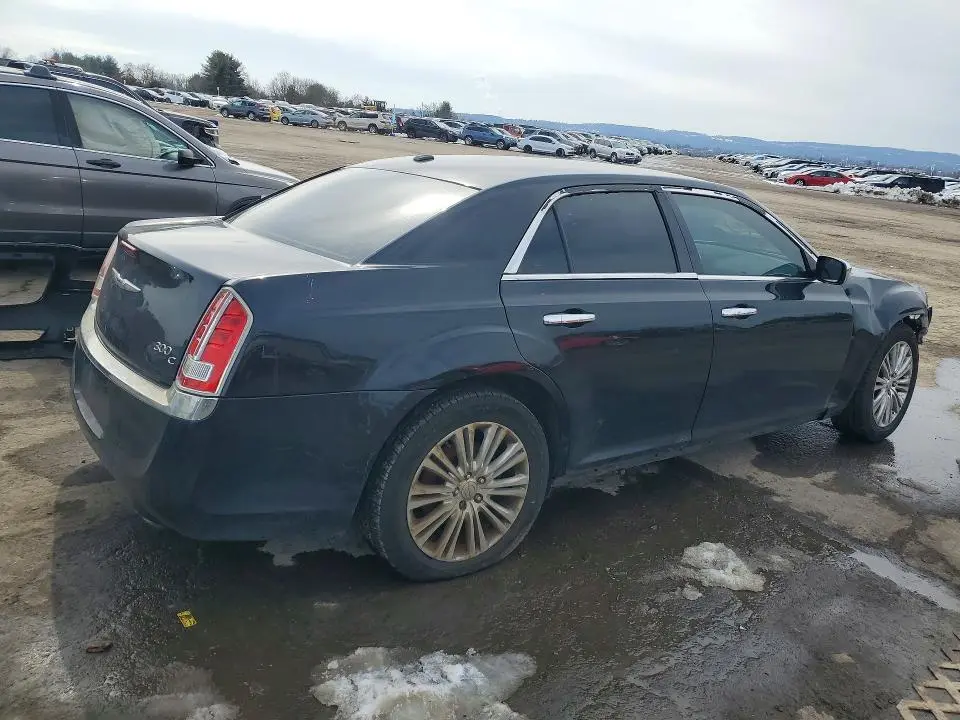 2013 CHRYSLER 300C   