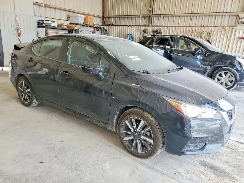 2021 NISSAN VERSA SV  