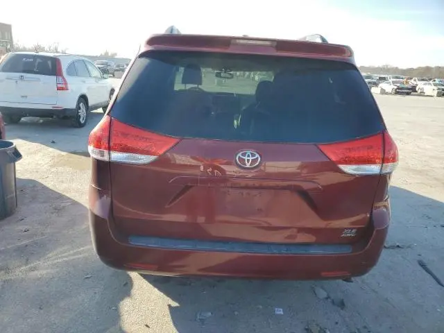 2014 TOYOTA SIENNA XLE  