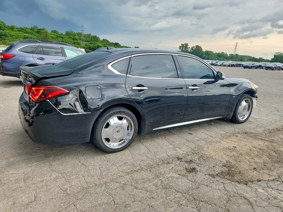 2016 INFINITI Q70L 3.7  