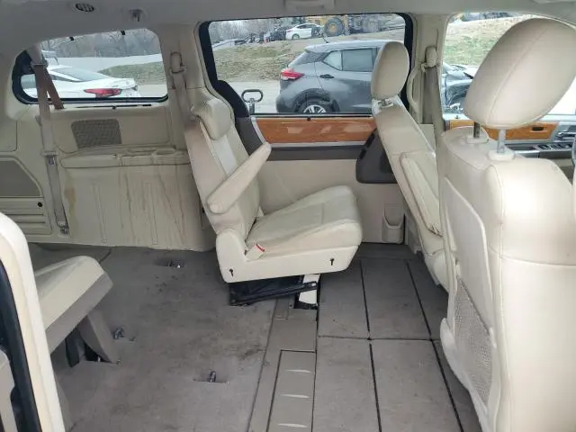 2010 CHRYSLER TOWN & COUNTRY LIMITED  