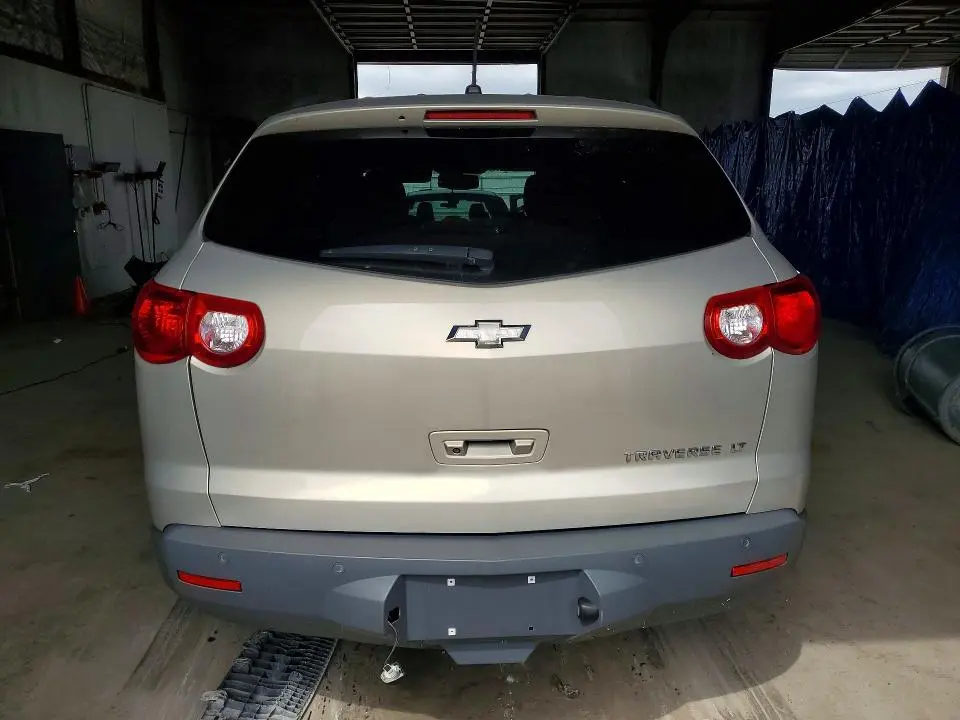 2011 CHEVROLET TRAVERSE LT  