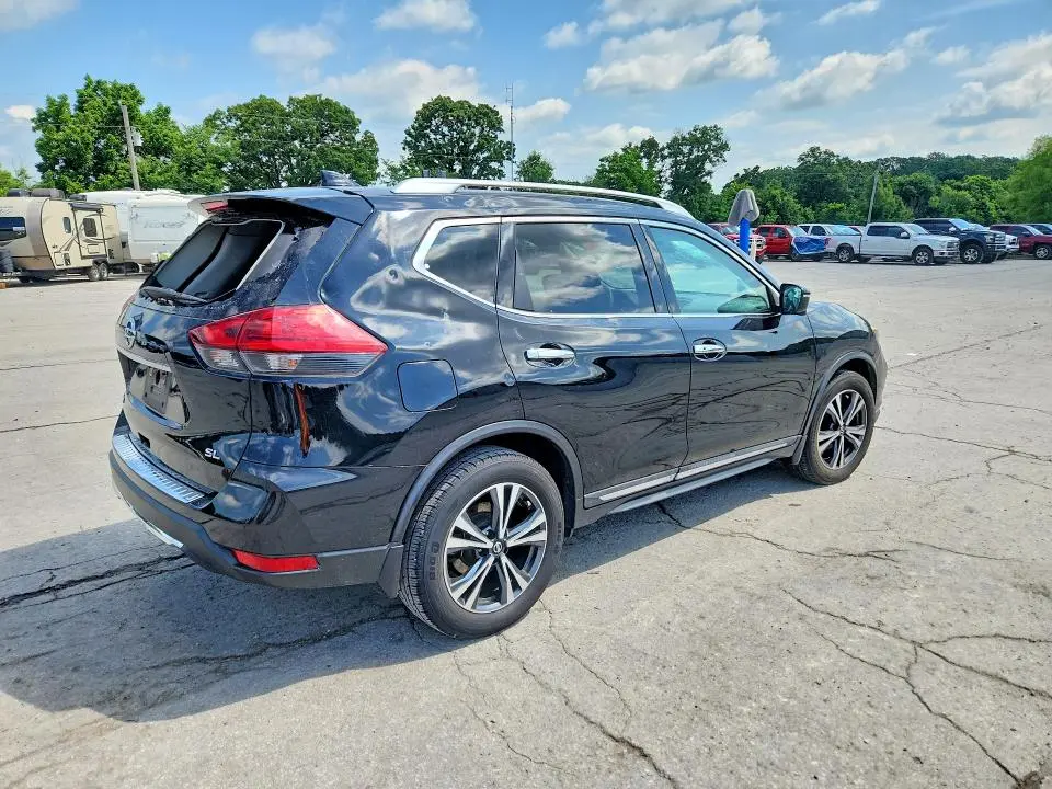 2017 NISSAN ROGUE SL  
