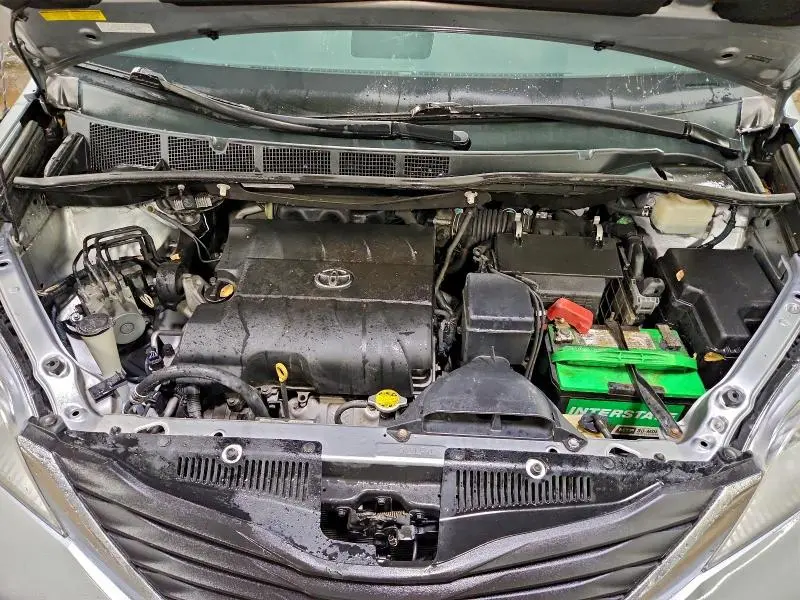 2014 TOYOTA SIENNA XLE  