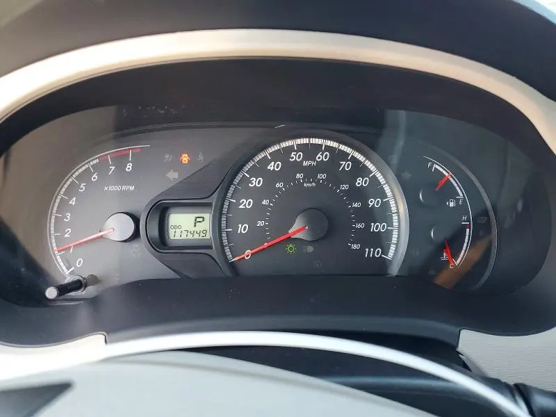 2012 TOYOTA SIENNA LE  