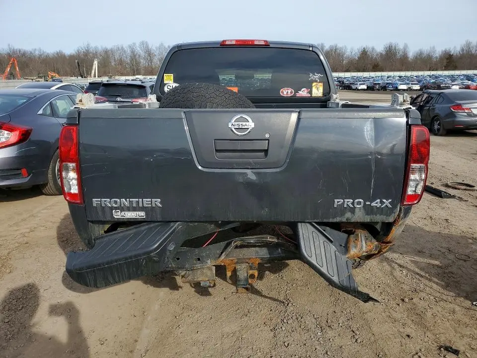 2012 NISSAN FRONTIER S  