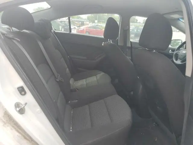 2017 KIA FORTE LX  
