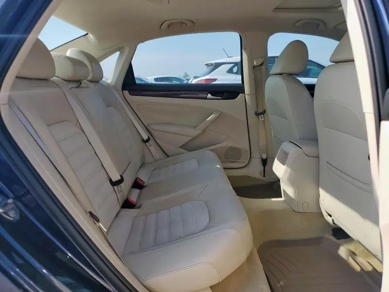 2012 VOLKSWAGEN PASSAT SEL  