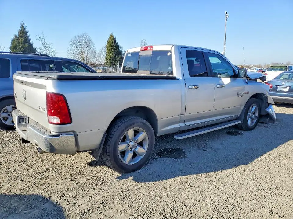 2016 RAM 1500 SLT  