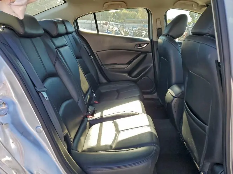 2017 MAZDA 3 TOURING  