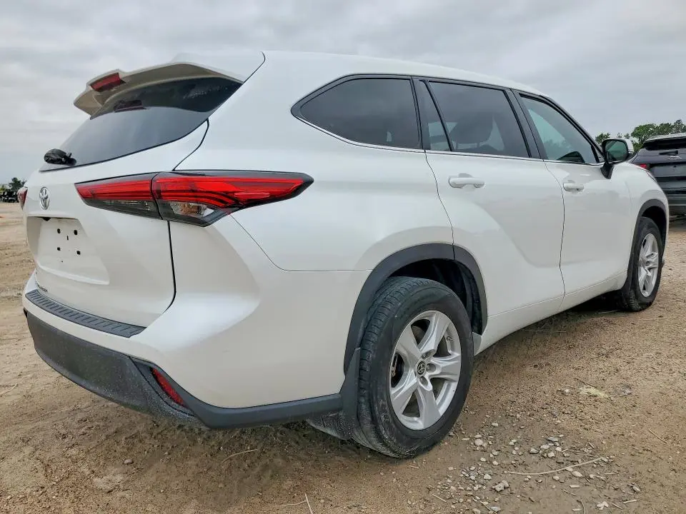 2022 TOYOTA HIGHLANDER L  