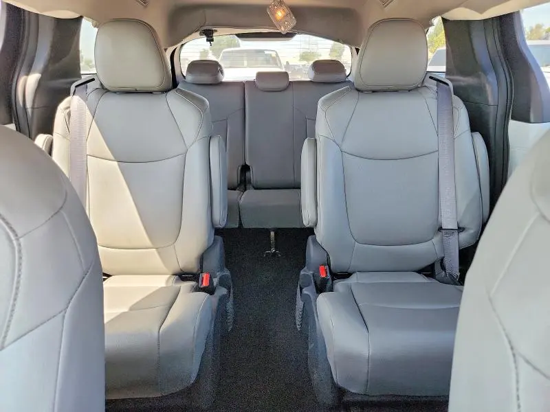 2025 TOYOTA SIENNA XLE 7-PASSENGER  
