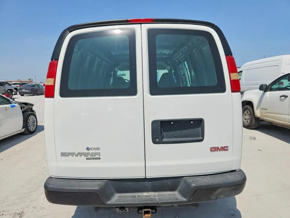 2015 GMC SAVANA G3500  