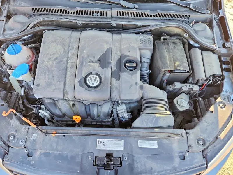 2012 VOLKSWAGEN JETTA SE  