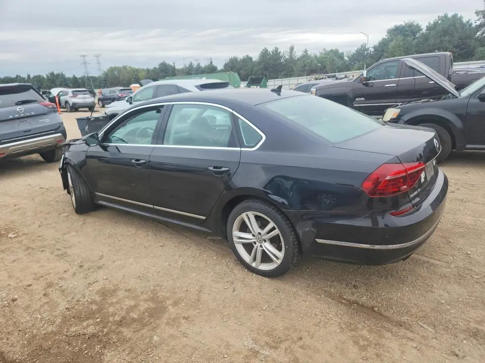 2017 VOLKSWAGEN PASSAT SE  