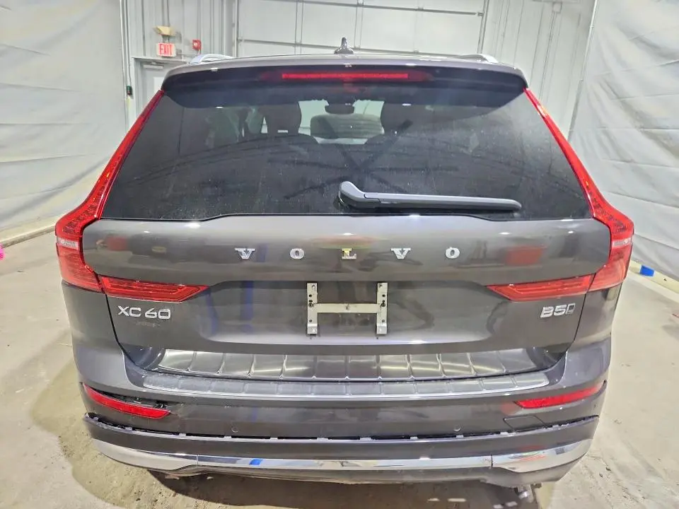 2023 VOLVO XC60 PLUS  
