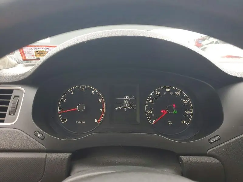 2011 VOLKSWAGEN JETTA SE  