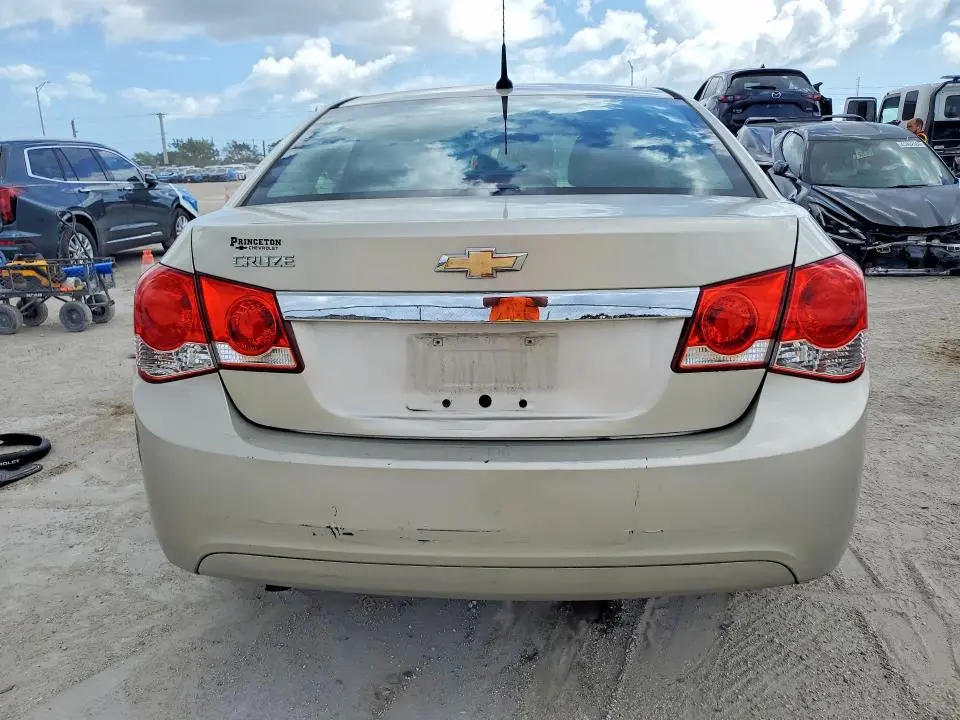 2013 CHEVROLET CRUZE LS  