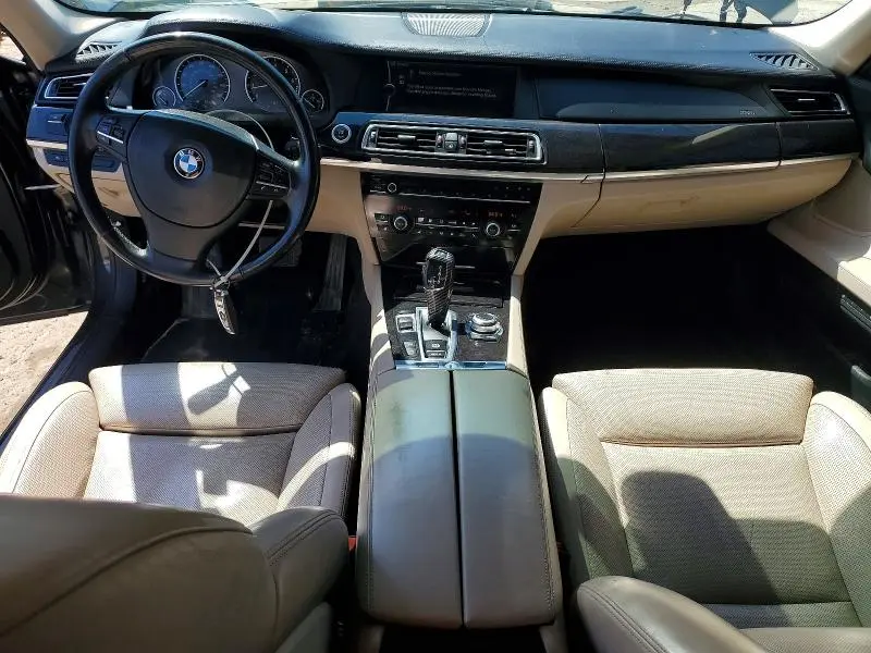 2011 BMW 750 XI  
