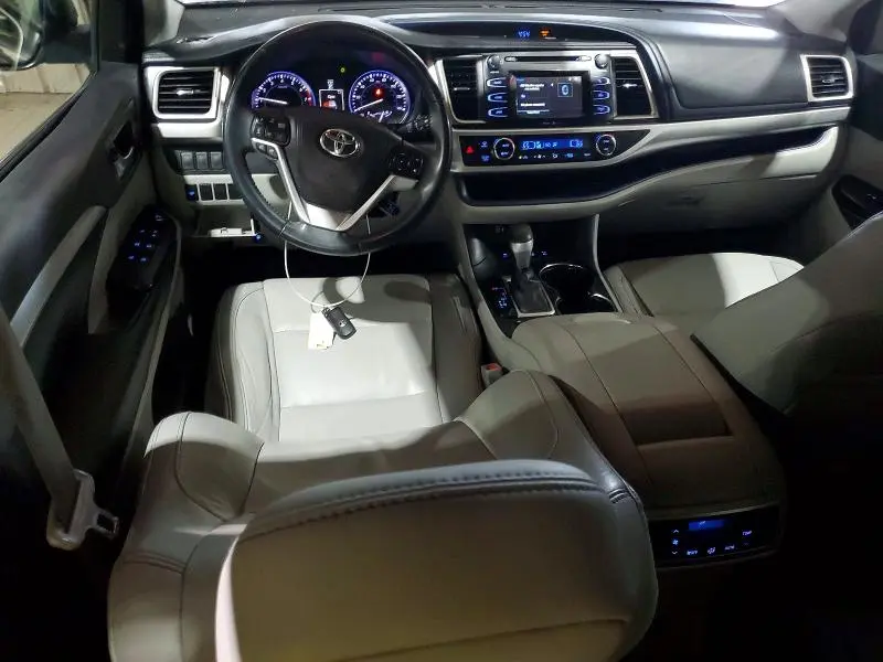 2015 TOYOTA HIGHLANDER XLE  