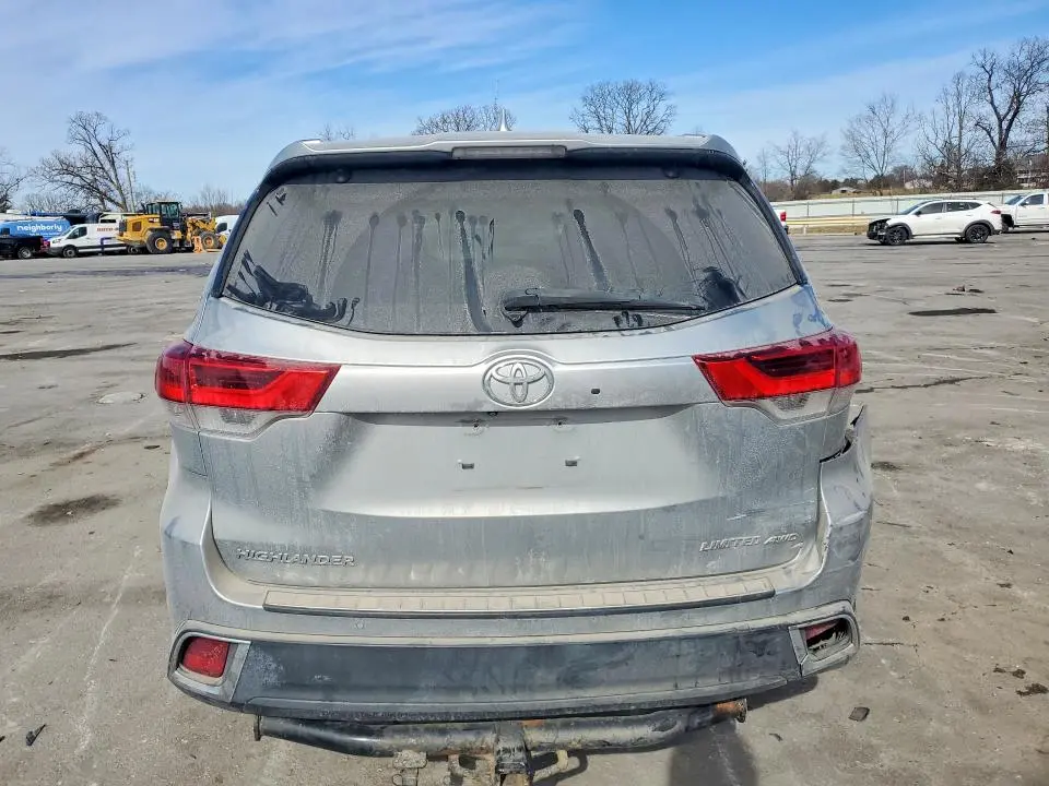 2017 TOYOTA HIGHLANDER LIMITED  