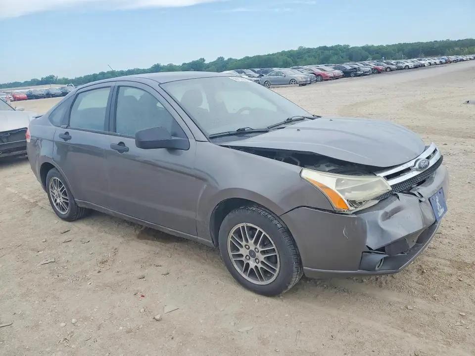2010 FORD FOCUS SE  