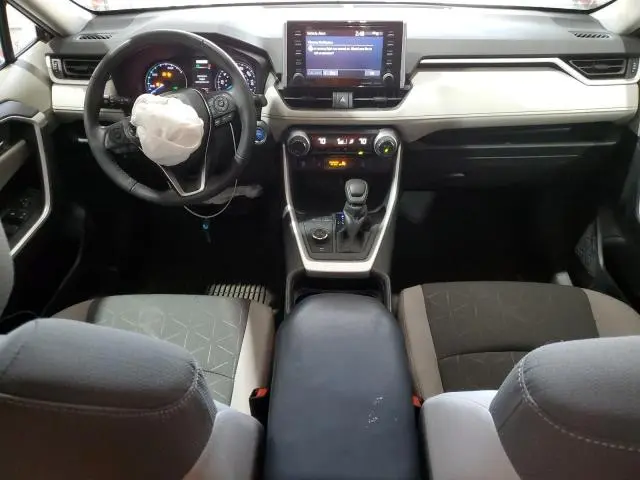 2021 TOYOTA RAV4 XLE  