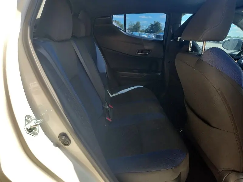 2020 TOYOTA C-HR XLE  