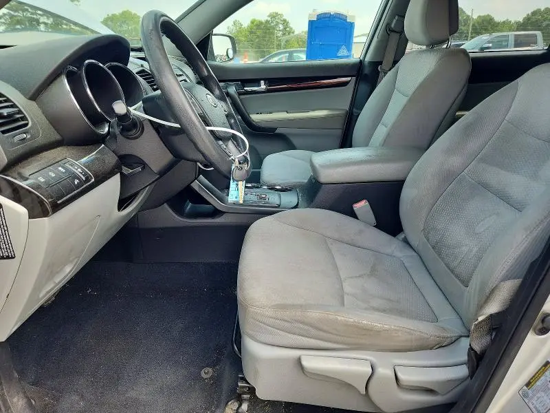2011 KIA SORENTO LX  