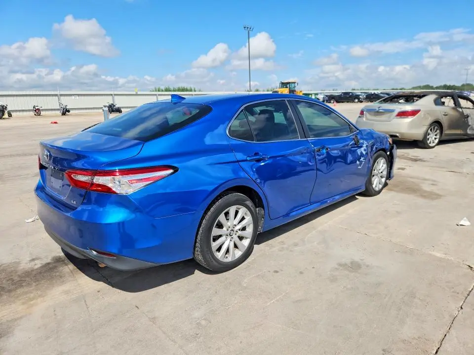 2019 TOYOTA CAMRY LE  