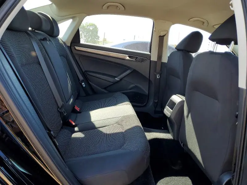 2016 VOLKSWAGEN PASSAT S  