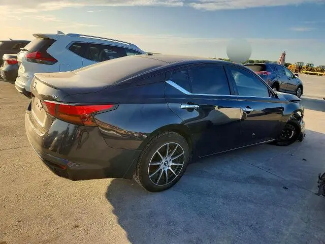 2022 NISSAN ALTIMA SV  