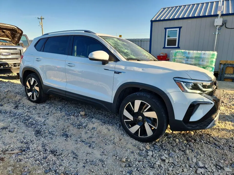 2024 VOLKSWAGEN TAOS SEL  