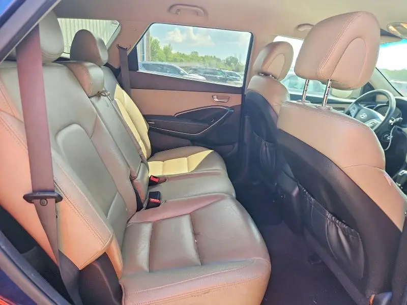 2017 HYUNDAI SANTA FE SE  