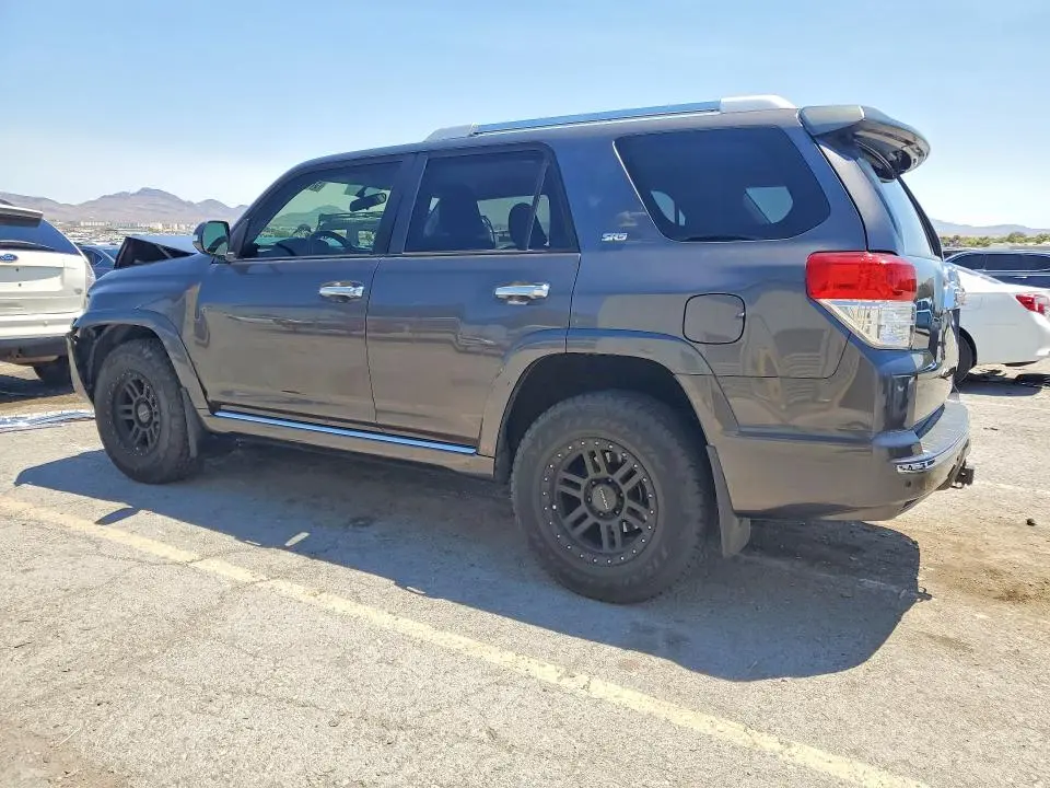 2013 TOYOTA 4RUNNER SR5  