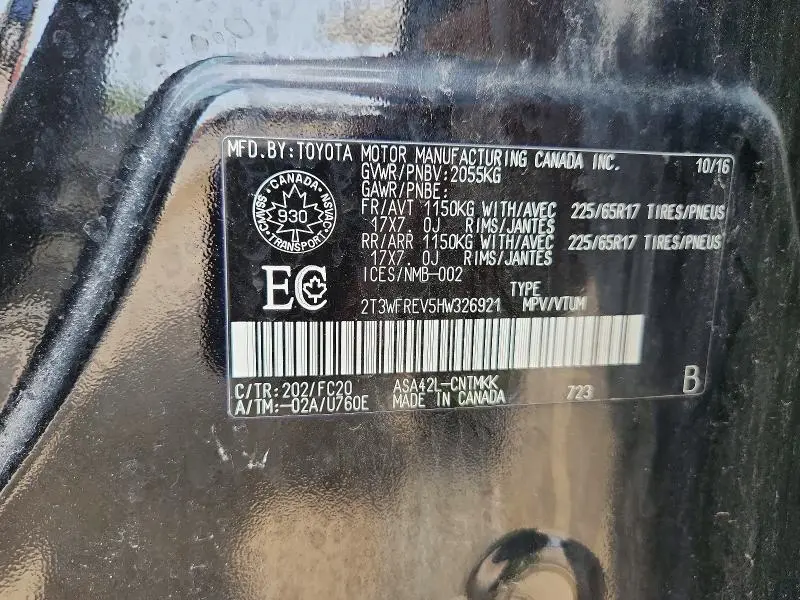 2017 TOYOTA RAV4 XLE  