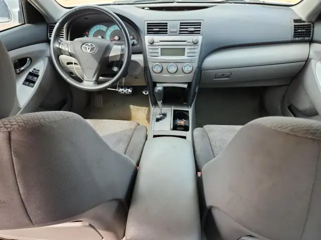 2011 TOYOTA CAMRY SE  