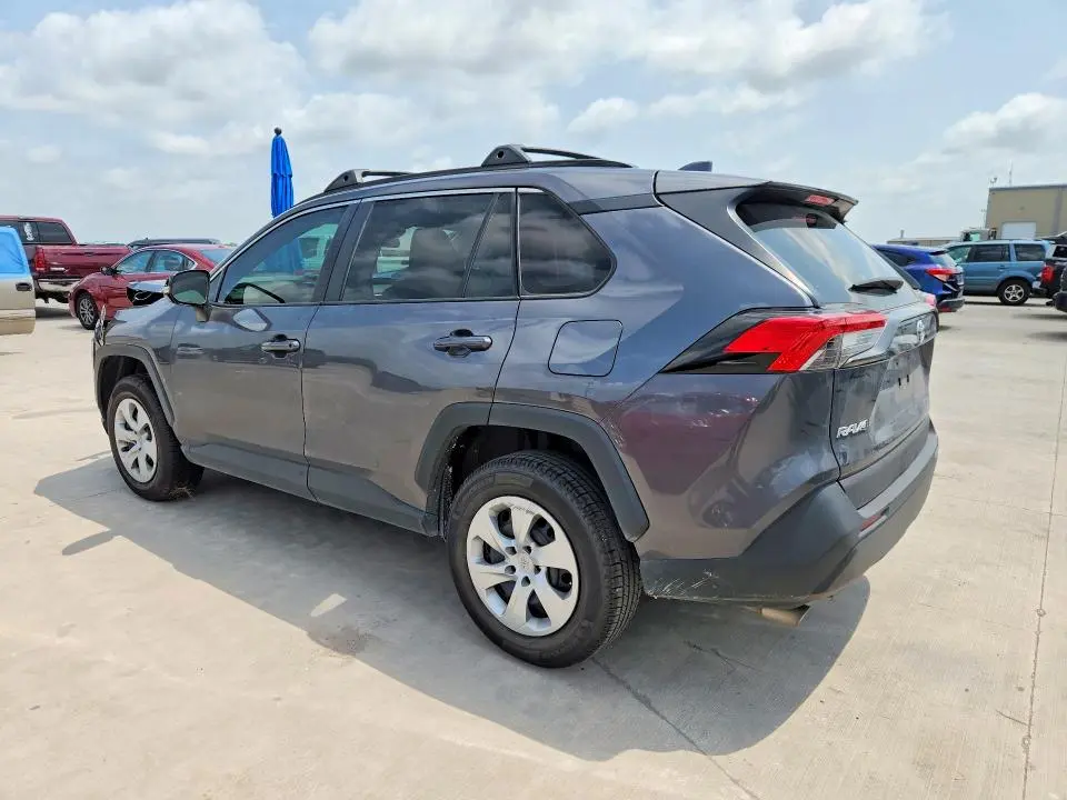2020 TOYOTA RAV4 LE  