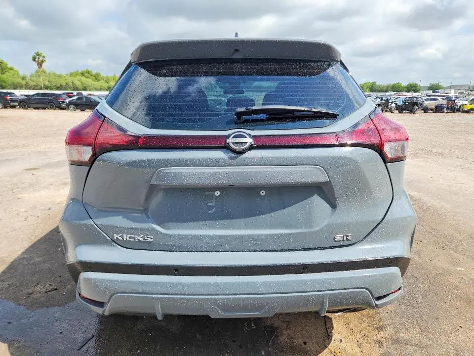 2021 NISSAN KICKS SR  