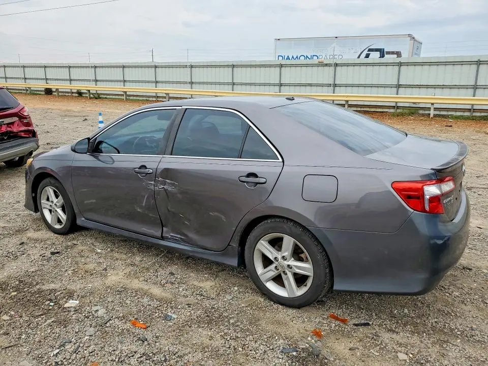 2014 TOYOTA CAMRY SE  