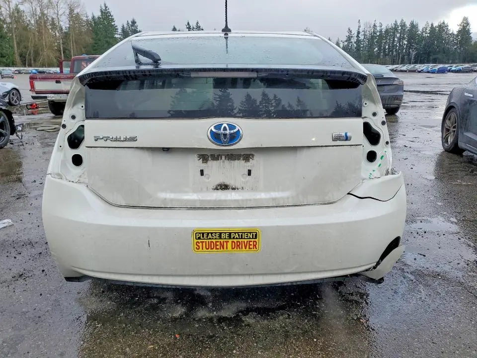 2014 TOYOTA PRIUS THREE  