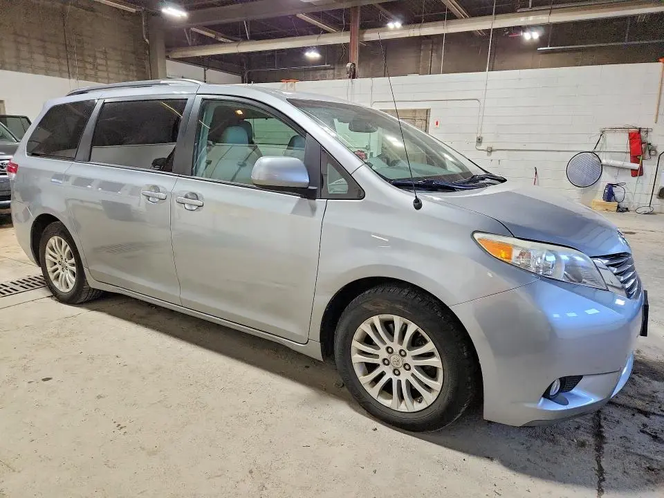2012 TOYOTA SIENNA XLE 8-PASSENGER  