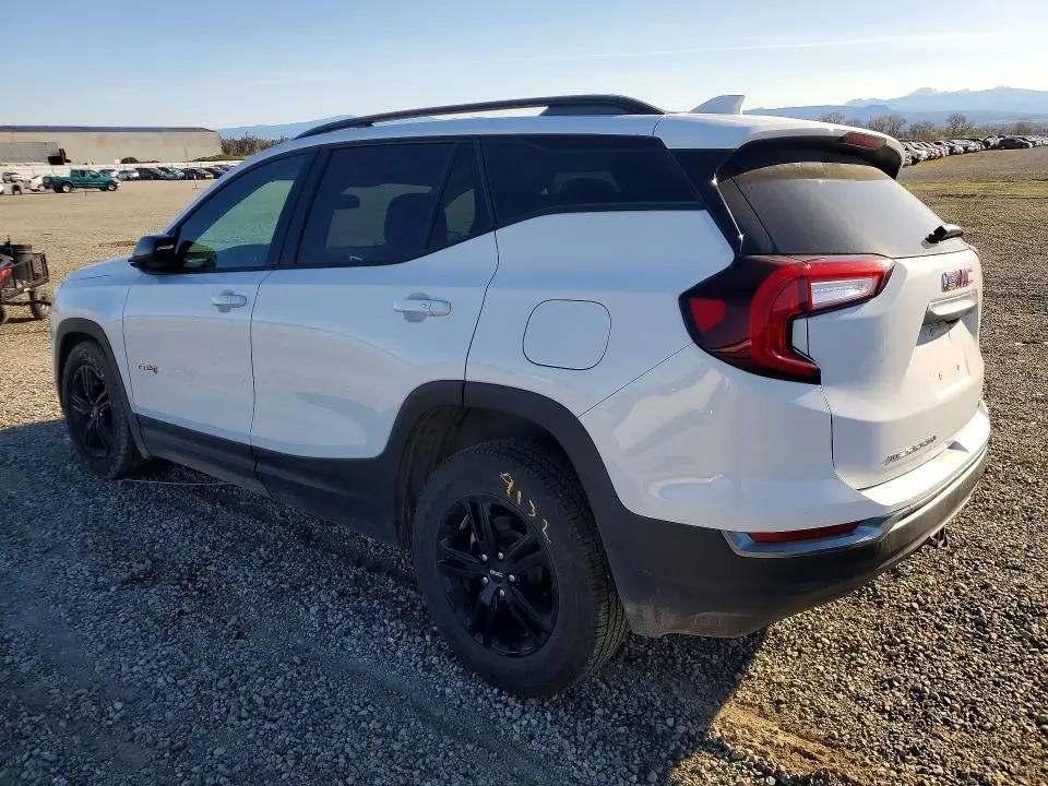2023 GMC TERRAIN AT4  