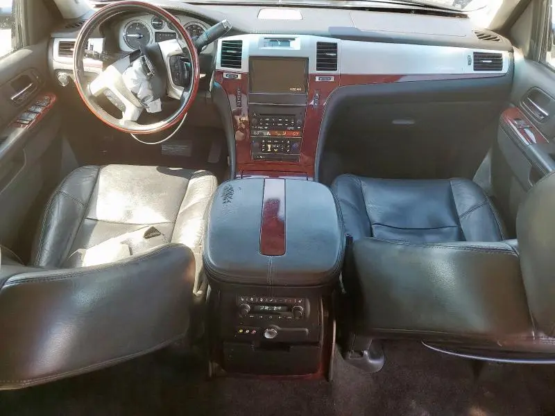 2011 CADILLAC ESCALADE ESV LUXURY  