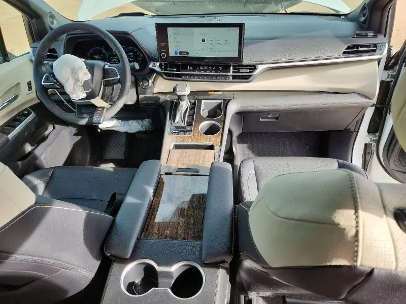2025 TOYOTA SIENNA PLATINUM 7-PASSENGER  