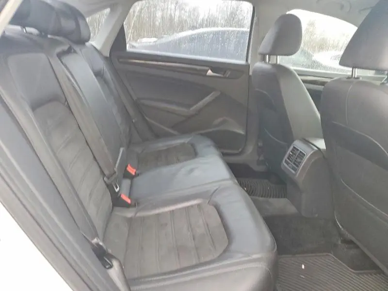 2015 VOLKSWAGEN PASSAT SEL  